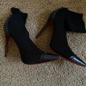 Christian Louboutin Knit High Heels size 38.5